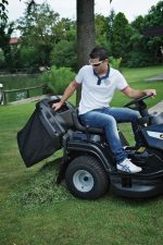 Alpina Rasentraktor AT 84 HA, 84 cm Schnittbreite, 414 cm³ Motor, Hydrostat, 200 L Fangkorb – Bild 7