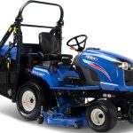ISEKI SXG 327 Diesel Rasentraktor mit Hochentleerung – 137 cm Schnittbreite, 3-Zylinder Motor, 590 L Fangkorb, inkl. SCMB54 & SBC650